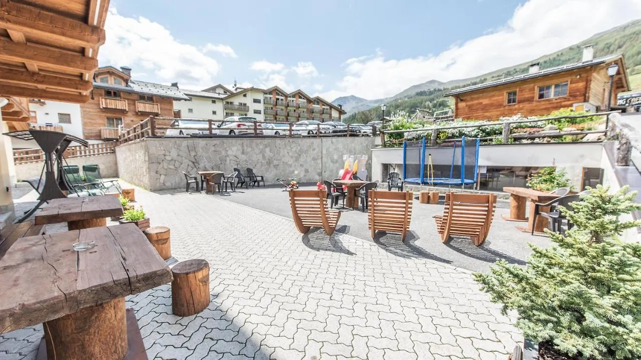 ***  Hotel Le Alpi Ливиньо Италия